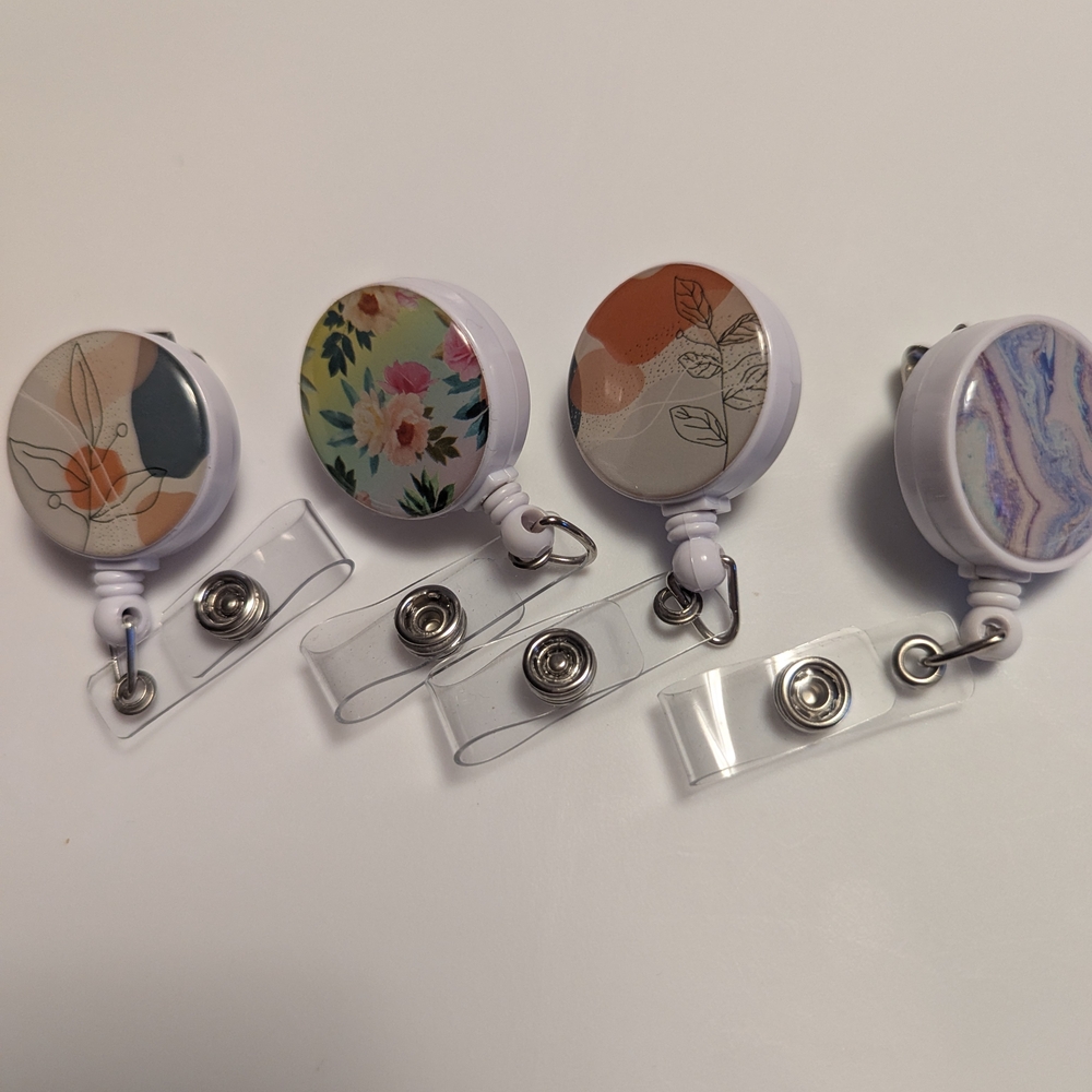 Badge Retractable Clip Set 4 Floral and Abstract